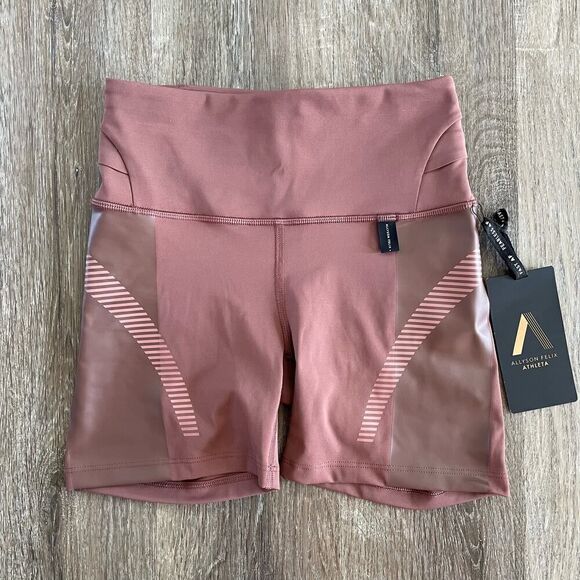 NWT Athleta x Allyson Felix Legend Shortie Shorts - Size: XS - Picture 2 of 10